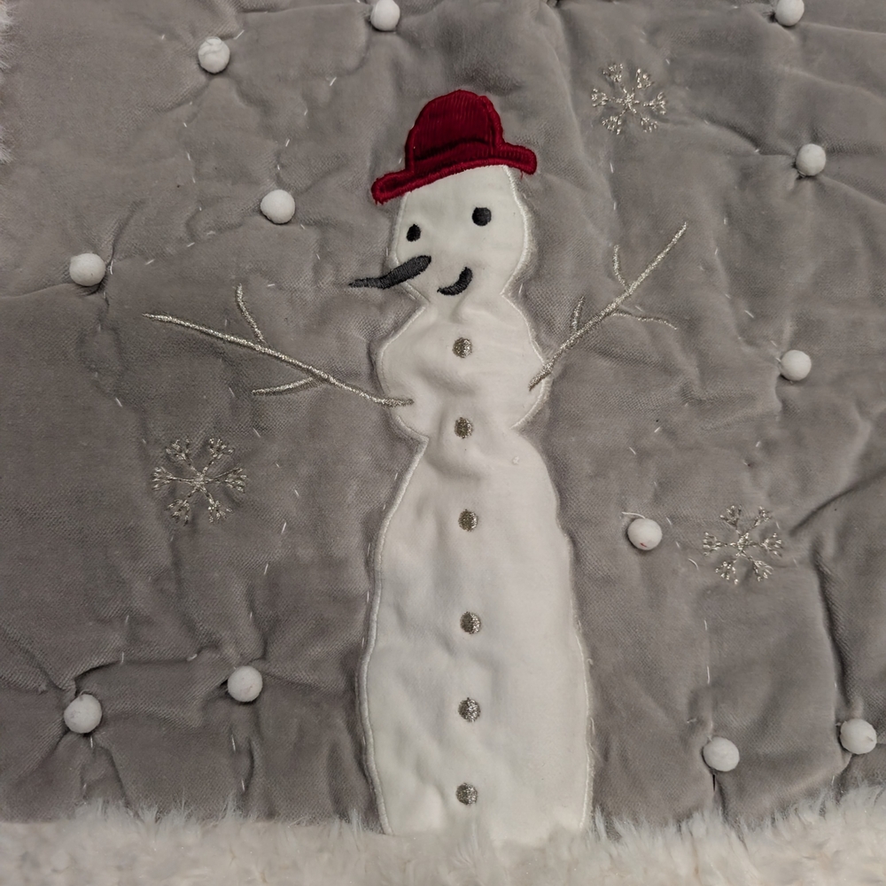 Pottery Barn Classic Christmas Plaid Snowman Pillow Covers - Picture 3 of 8
